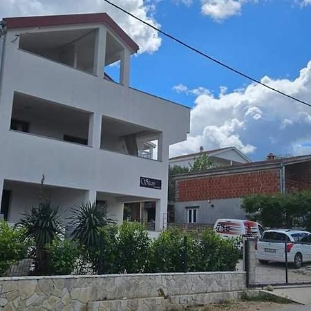 Appartement Stars à Gornji Karin Extérieur photo