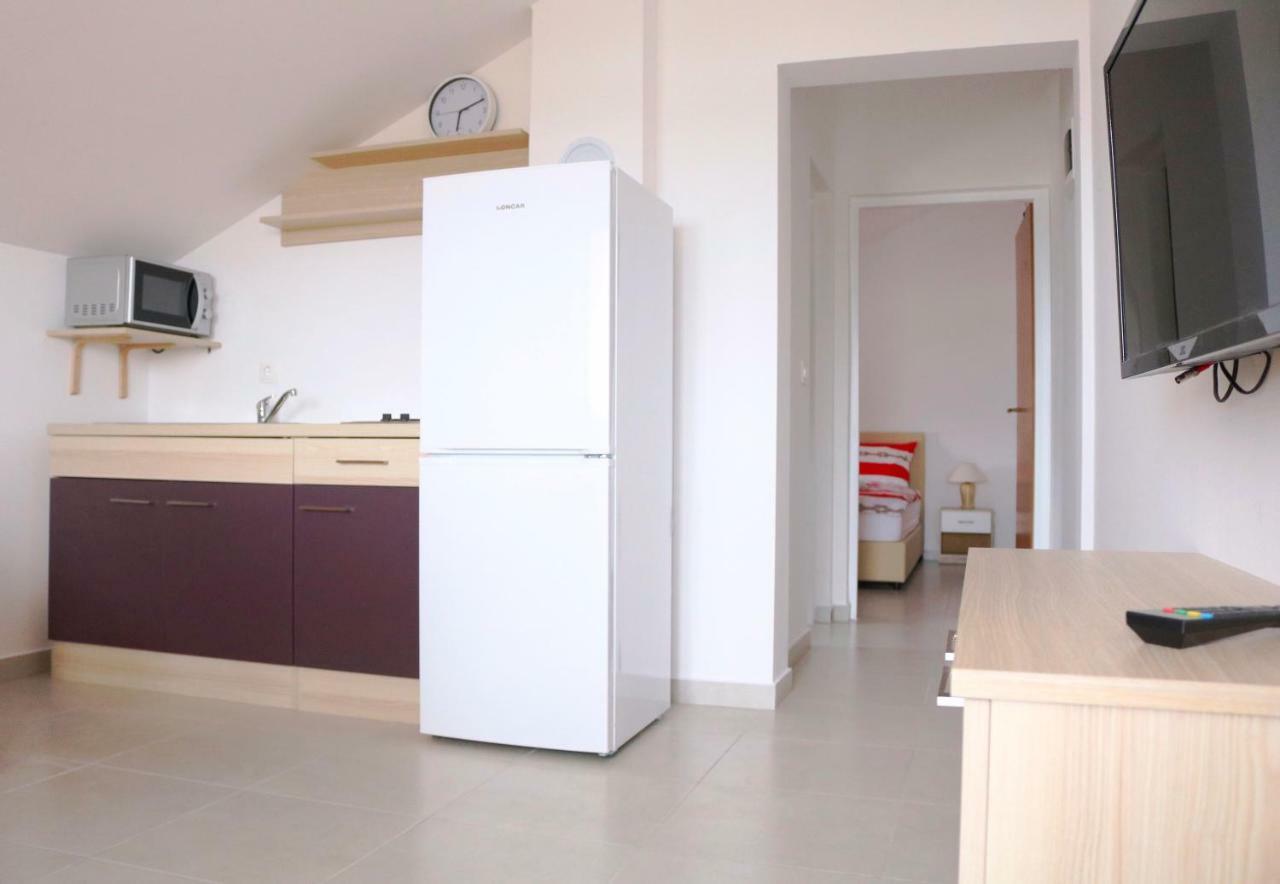 Appartement Stars à Gornji Karin Extérieur photo