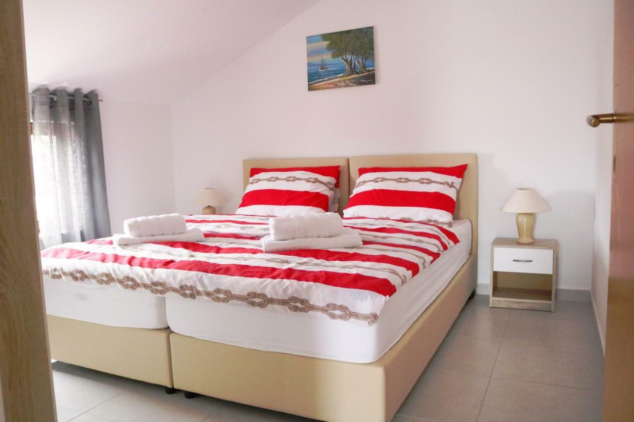 Appartement Stars à Gornji Karin Extérieur photo