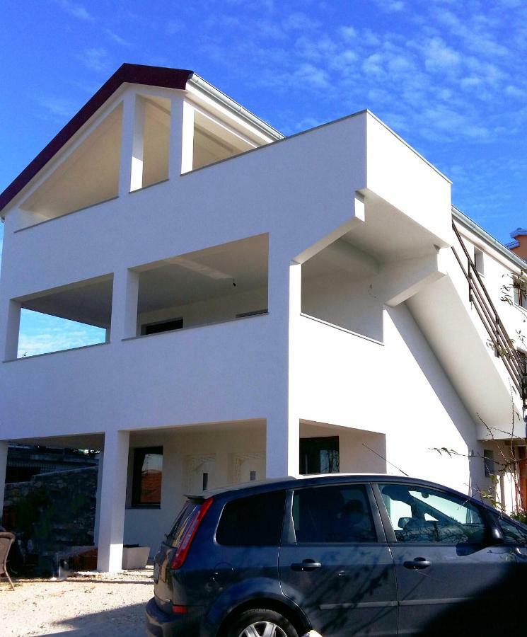 Appartement Stars à Gornji Karin Extérieur photo